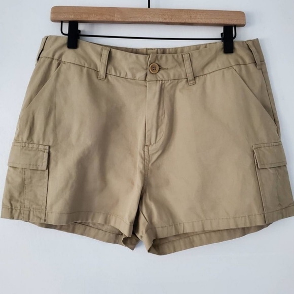 NWT United by Blue khaki cargo shorts womens size L - Picture 1 of 3